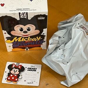 Popmart Mickey & Friends “Minnie” plush keychain